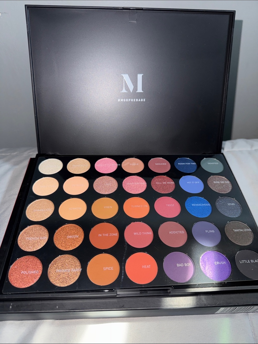Morphe 35V Eyeshadow Palette – 35 Shades – Brand New/ Paleta de sombras Morphe 3